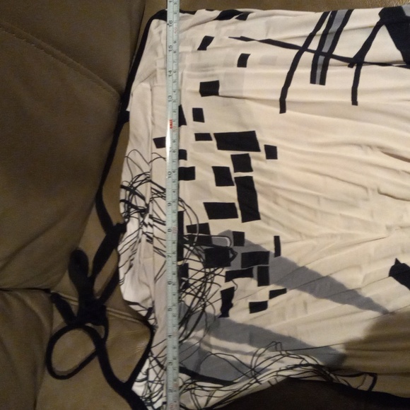 Save the Queen top in unique design and excellent - Picture 4 of 4